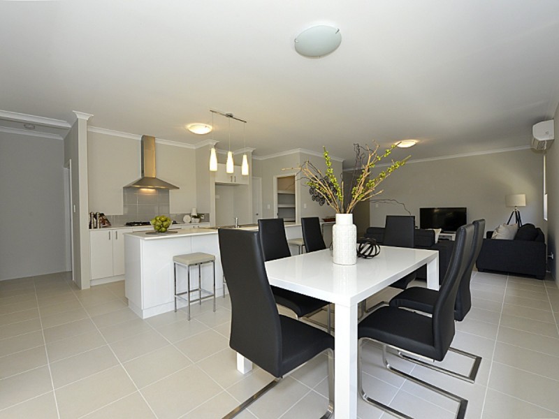 18 Icterine Road, Eglinton WA 6034