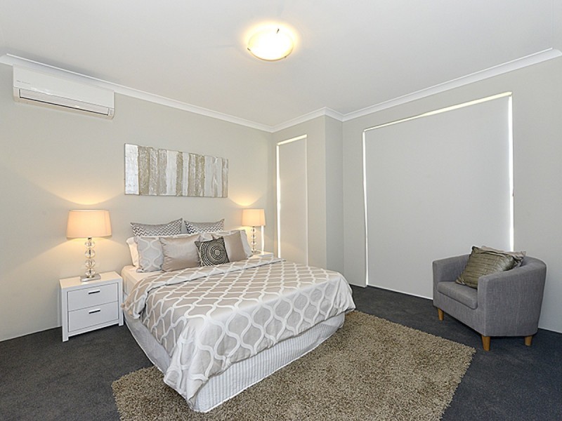 18 Icterine Road, Eglinton WA 6034