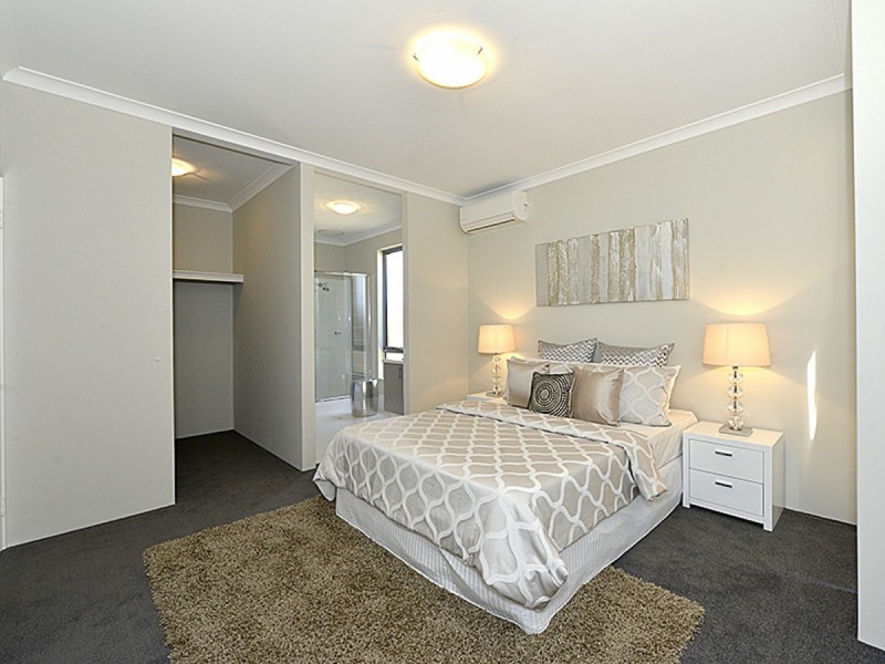 18 Icterine Road, Eglinton WA 6034