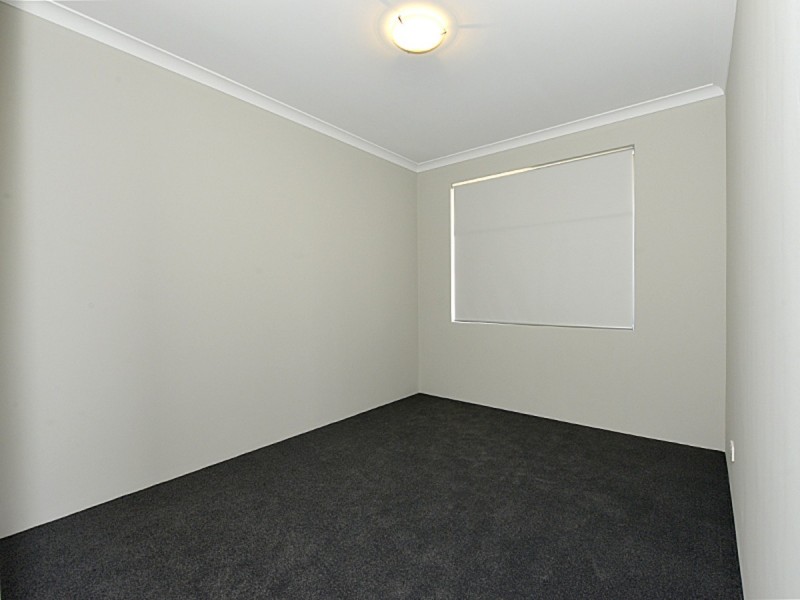 18 Icterine Road, Eglinton WA 6034