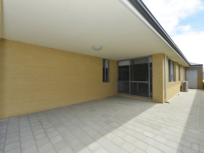 18 Icterine Road, Eglinton WA 6034