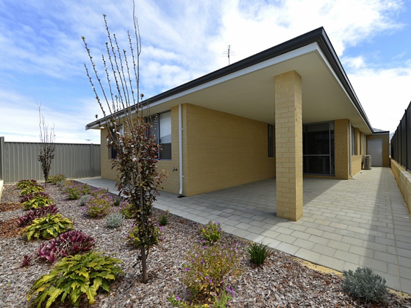 18 Icterine Road, Eglinton WA 6034