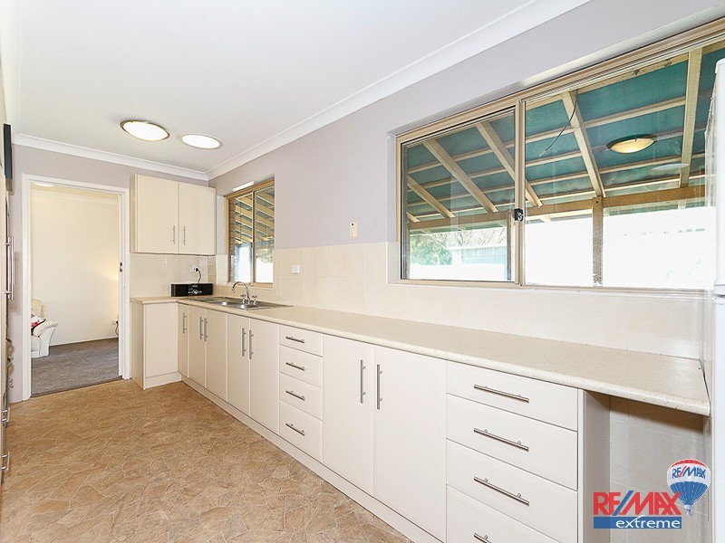 11 Trotman Crescent, Yanchep WA 6035