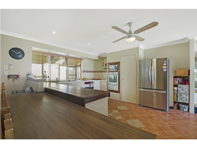 186 Woolly Bush Loop, Woodridge WA 6041