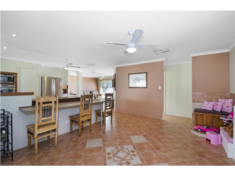 186 Woolly Bush Loop, Woodridge WA 6041