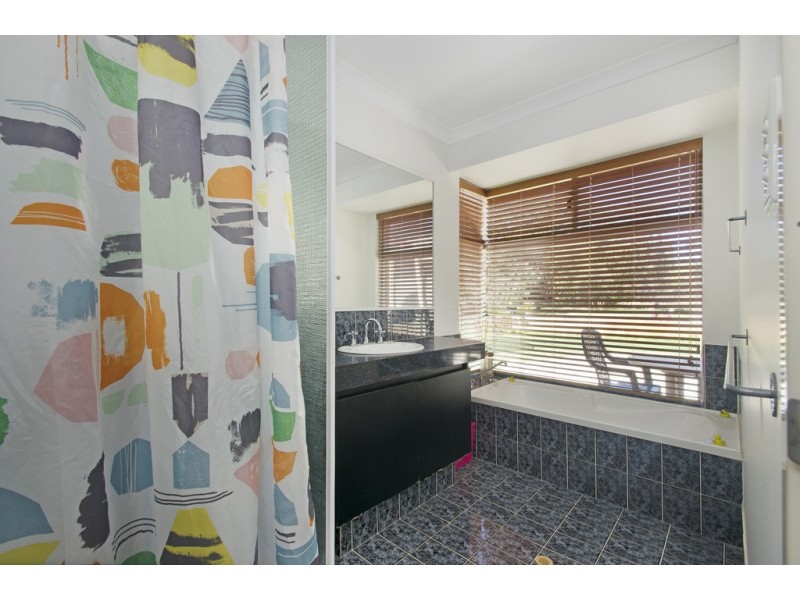 186 Woolly Bush Loop, Woodridge WA 6041