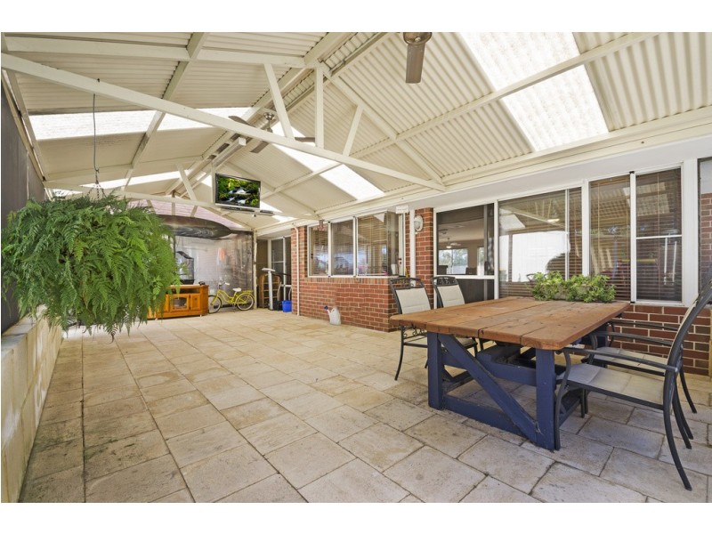 186 Woolly Bush Loop, Woodridge WA 6041