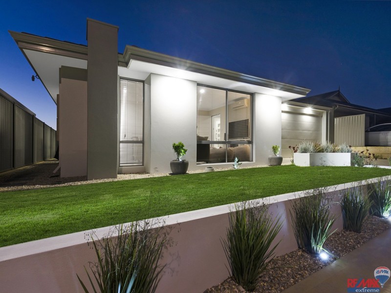 9 Lemon Way, Eglinton WA 6034