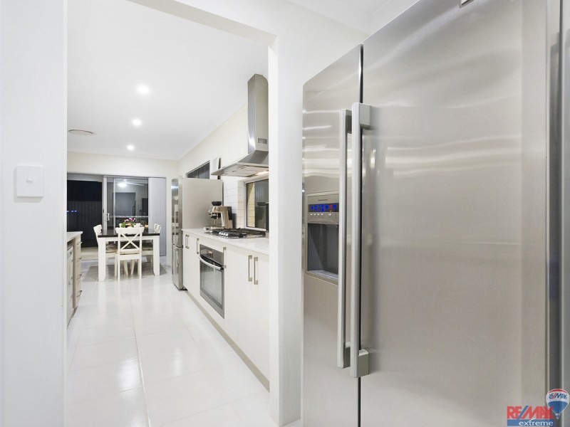 9 Lemon Way, Eglinton WA 6034