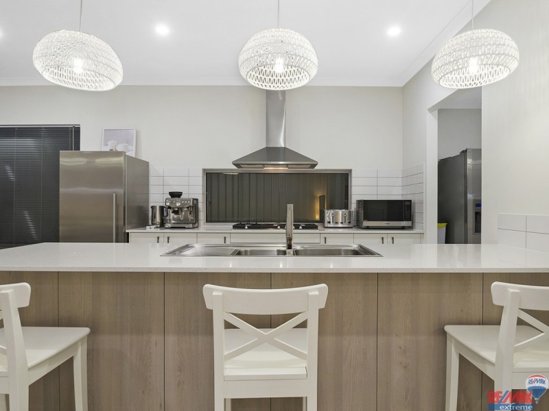 9 Lemon Way, Eglinton WA 6034