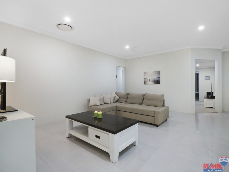 9 Lemon Way, Eglinton WA 6034