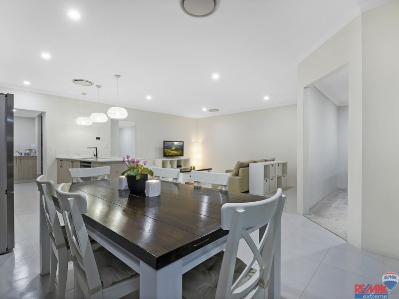 9 Lemon Way, Eglinton WA 6034