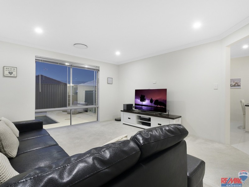 9 Lemon Way, Eglinton WA 6034