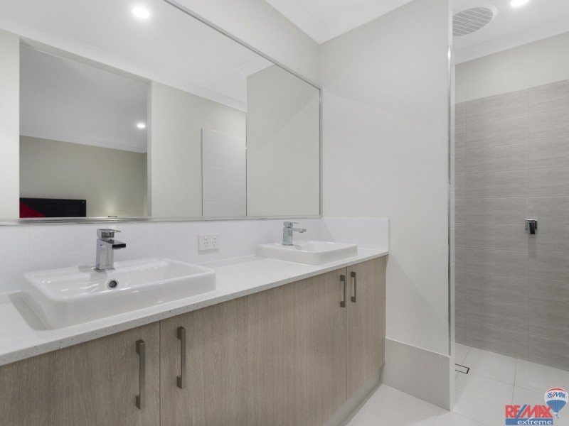 9 Lemon Way, Eglinton WA 6034