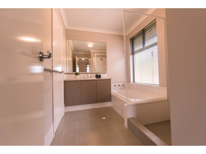 26 Finglas Meander, Butler WA 6036