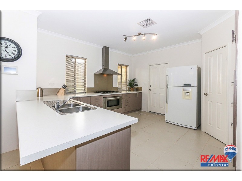 8 Rogart Bend, Butler WA 6036