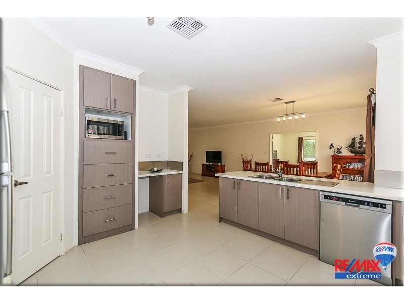 8 Rogart Bend, Butler WA 6036