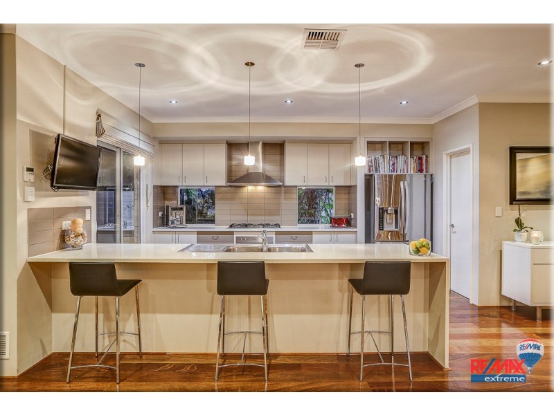 16 Jindalee Boulevard, Jindalee WA 6036