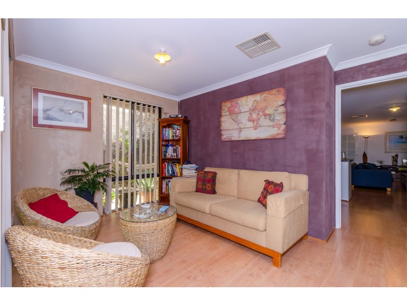 8 Knighton Way, Butler WA 6036