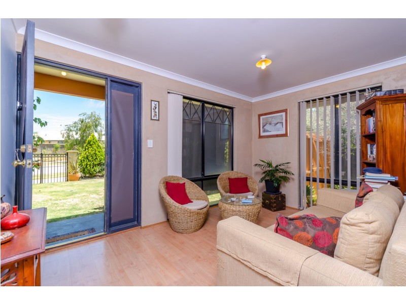 8 Knighton Way, Butler WA 6036