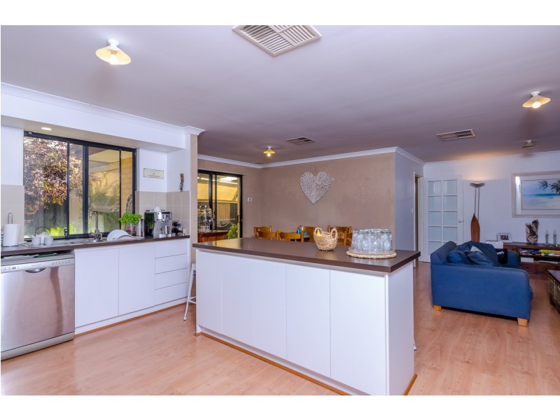 8 Knighton Way, Butler WA 6036