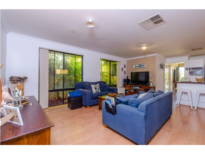 8 Knighton Way, Butler WA 6036