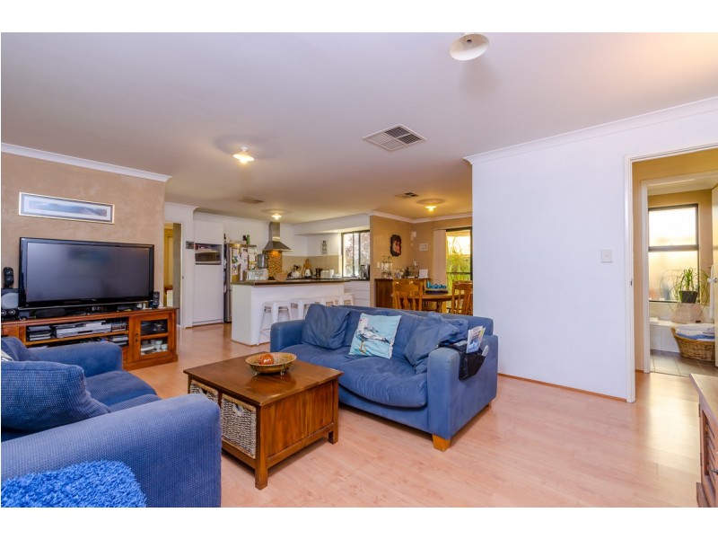 8 Knighton Way, Butler WA 6036