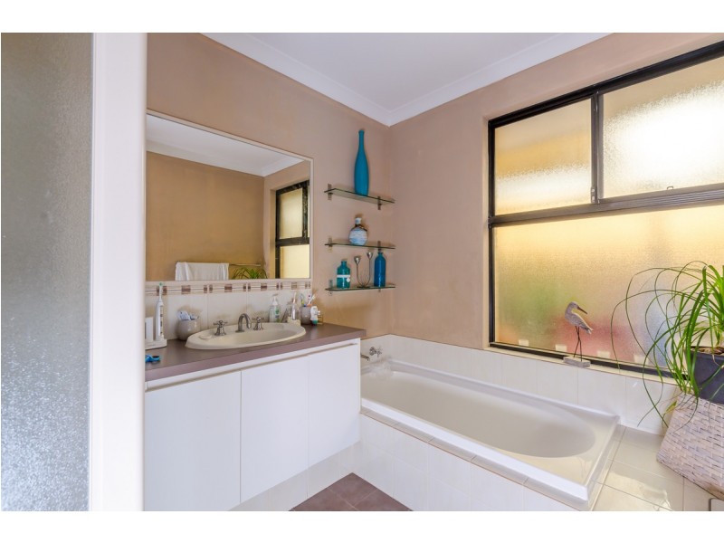 8 Knighton Way, Butler WA 6036