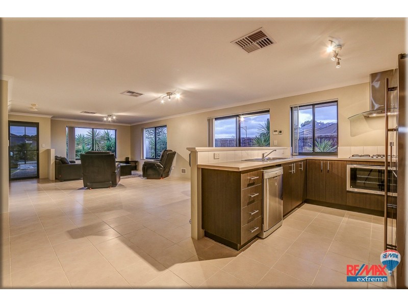 11 Oxted Link, Butler WA 6036