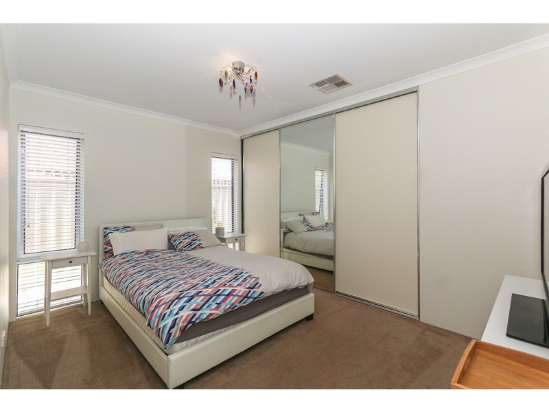 5 Stingray Way, Jindalee WA 6036