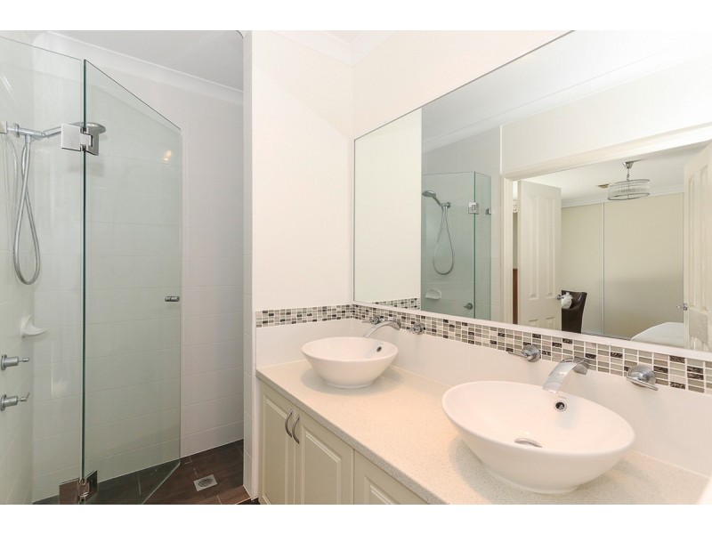 5 Stingray Way, Jindalee WA 6036