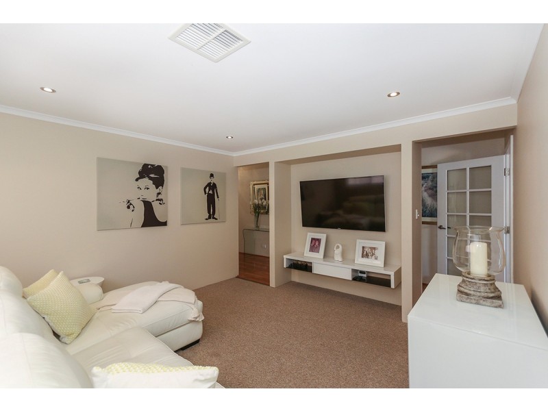 15 Masthead Close, Jindalee WA 6036