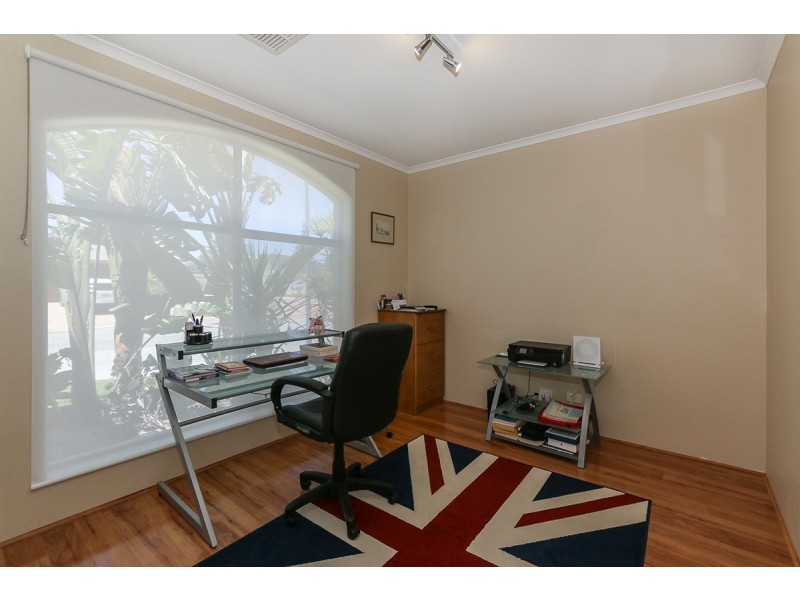 15 Masthead Close, Jindalee WA 6036