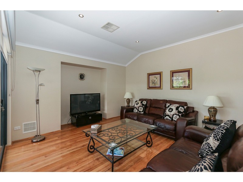 15 Masthead Close, Jindalee WA 6036
