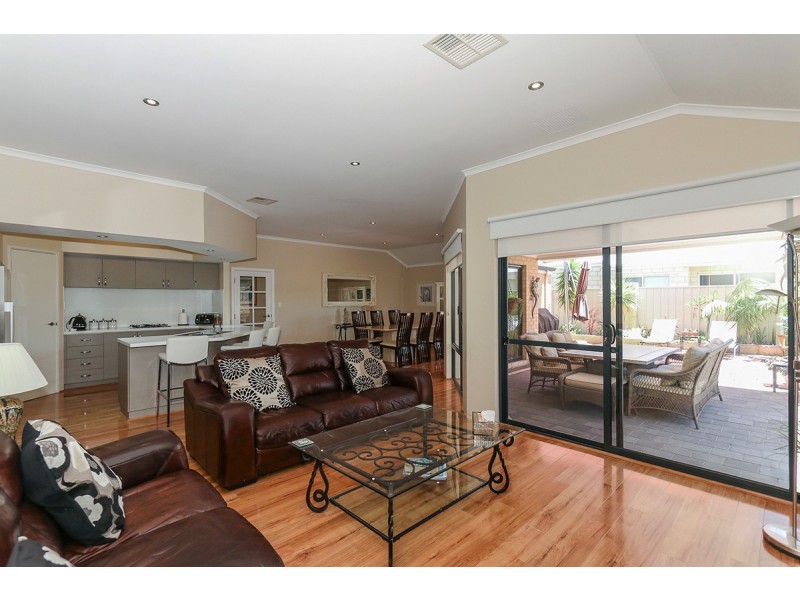15 Masthead Close, Jindalee WA 6036