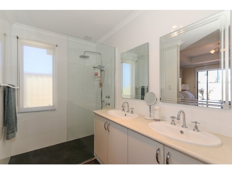 15 Masthead Close, Jindalee WA 6036