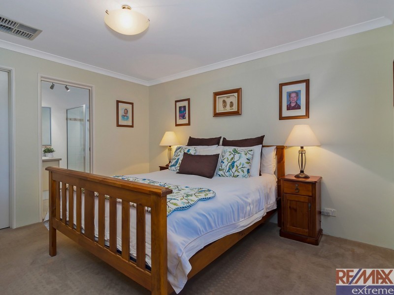 9 La Mirada Avenue, Clarkson WA 6030