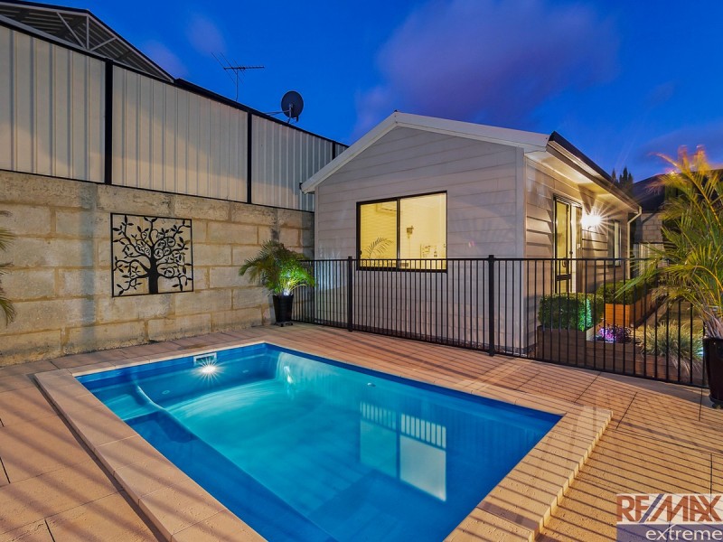 9 La Mirada Avenue, Clarkson WA 6030