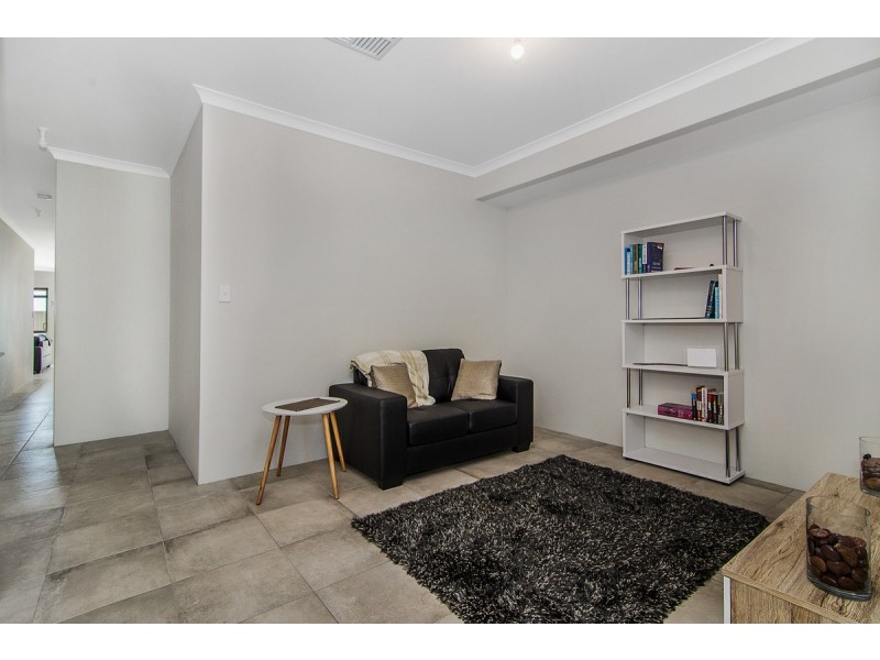 3 Fulvous Loop, Eglinton WA 6034