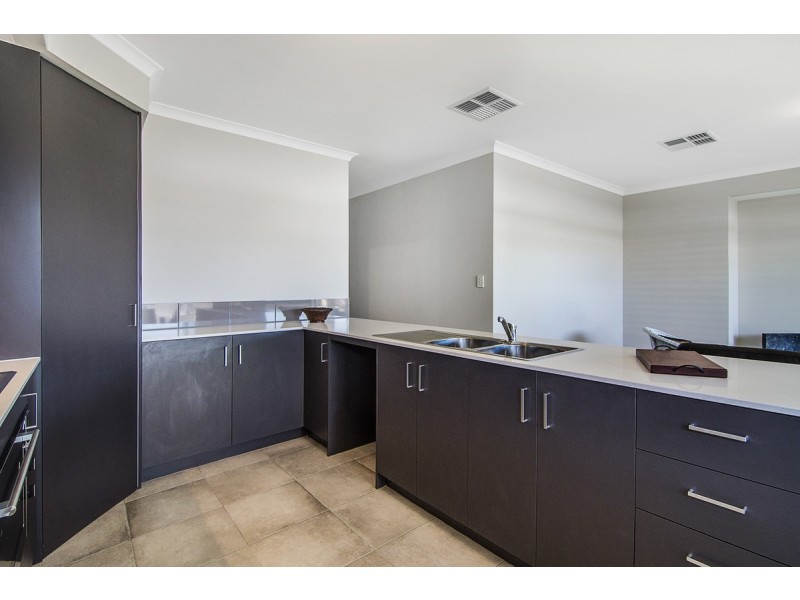 3 Fulvous Loop, Eglinton WA 6034