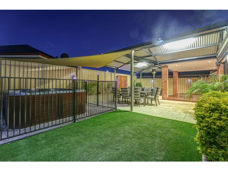 17 Beachwood Crescent, Butler WA 6036