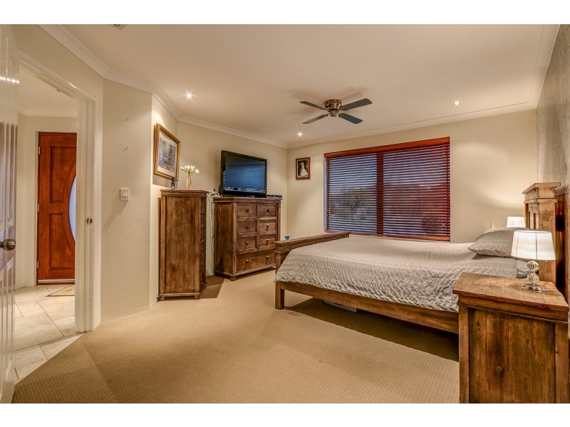 17 Beachwood Crescent, Butler WA 6036