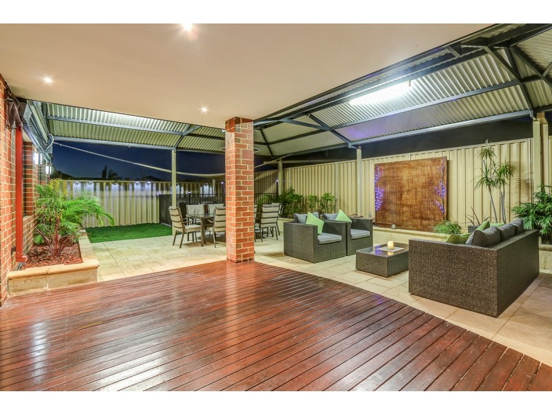 17 Beachwood Crescent, Butler WA 6036