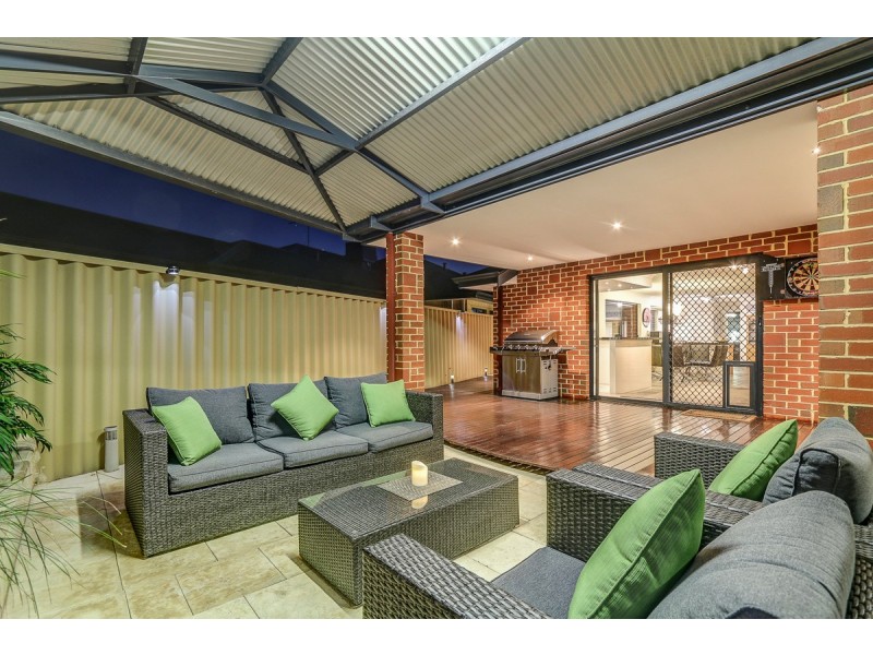 17 Beachwood Crescent, Butler WA 6036