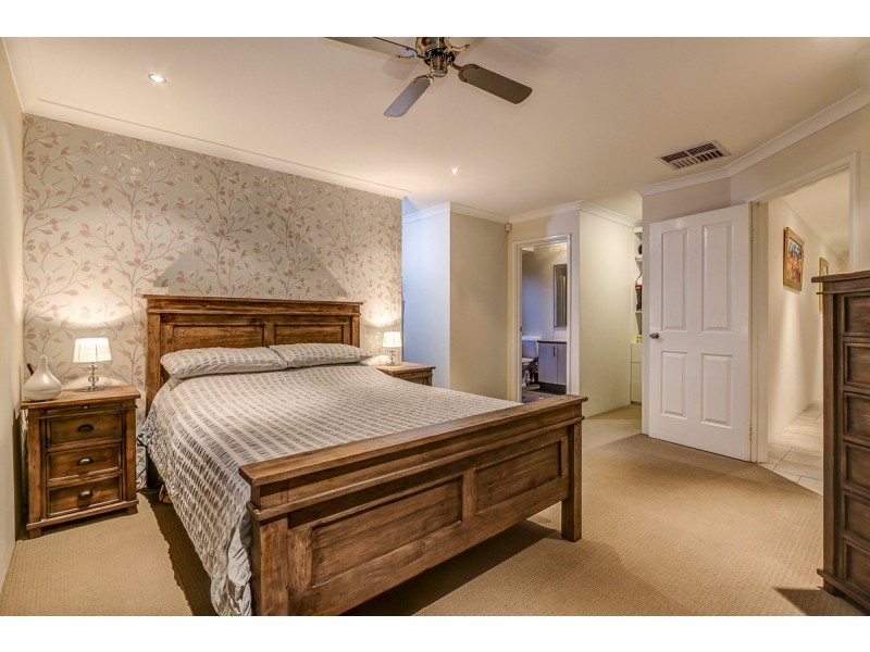 17 Beachwood Crescent, Butler WA 6036