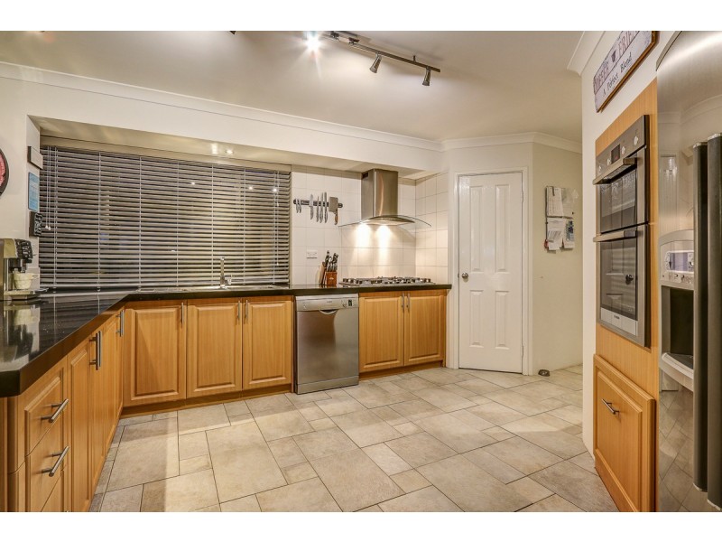 17 Beachwood Crescent, Butler WA 6036