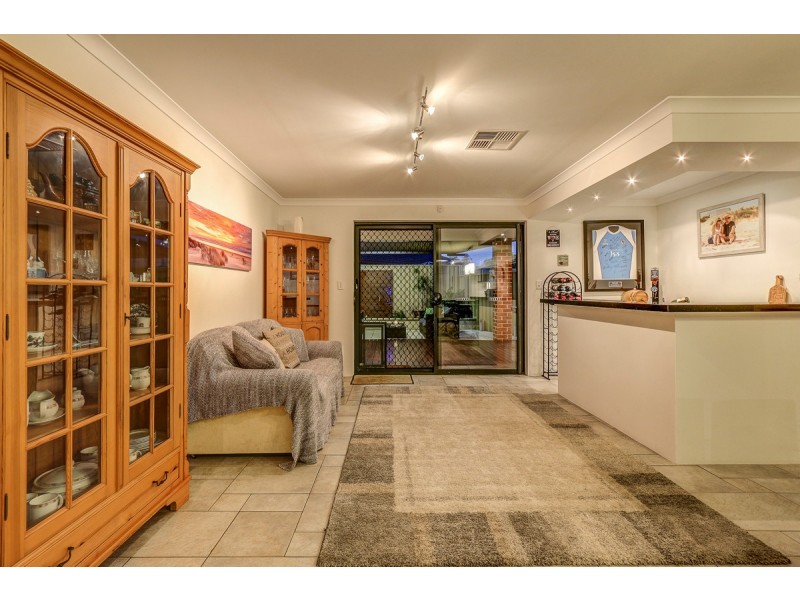 17 Beachwood Crescent, Butler WA 6036