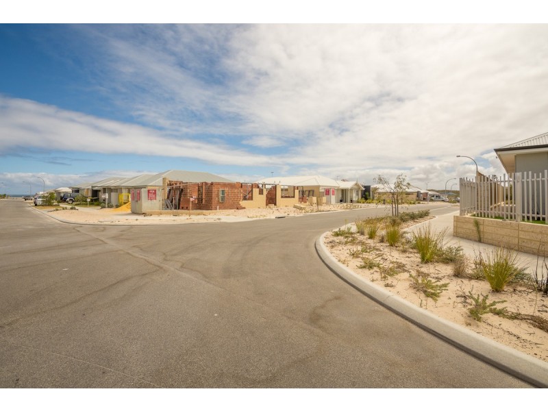 9 Tangelo Grove, Eglinton WA 6034