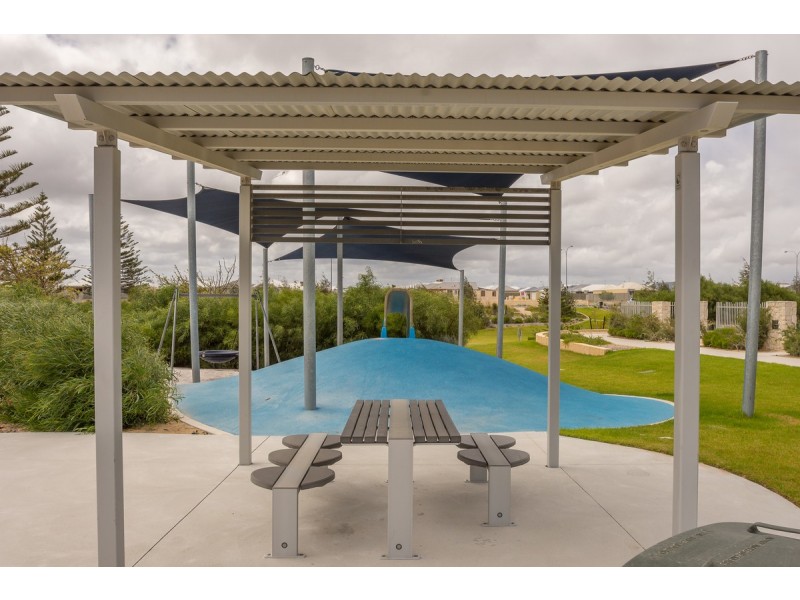 9 Tangelo Grove, Eglinton WA 6034