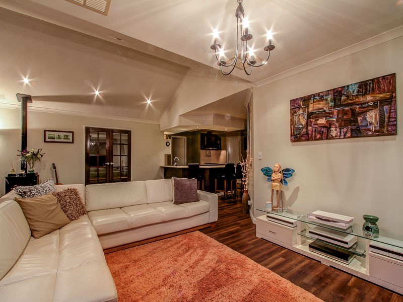 1 Writtle Street, Butler WA 6036